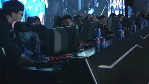 备受瞩目 备受瞩目