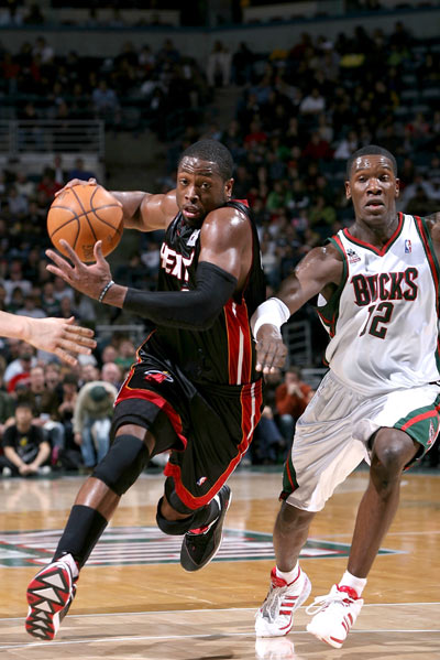 功遏制对手 功遏制对手