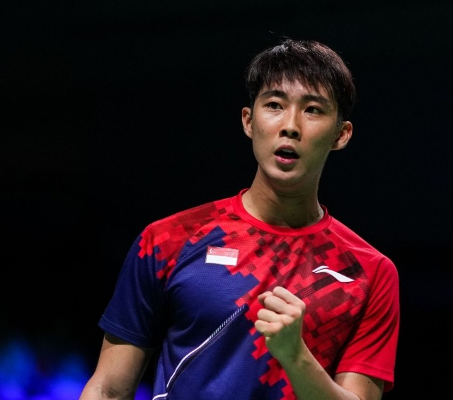 一直紧盯着 一直紧盯着